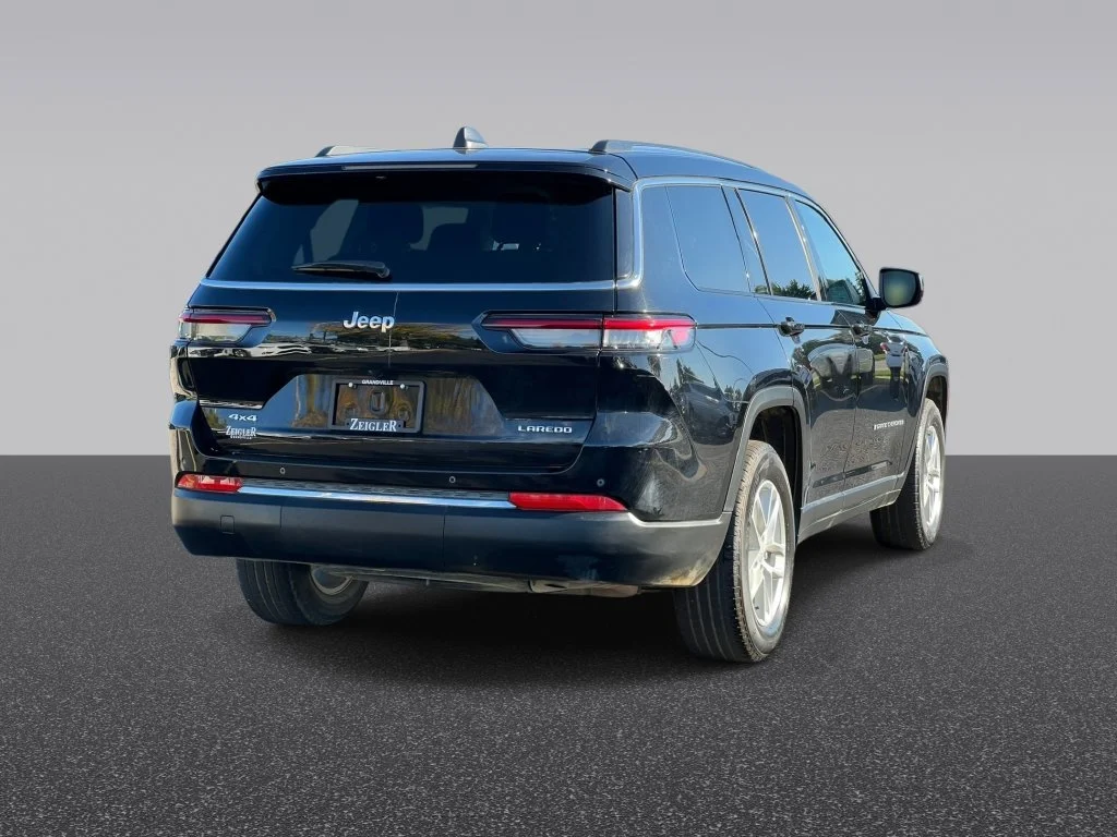Used 2023 Black Jeep Laredo image 4
