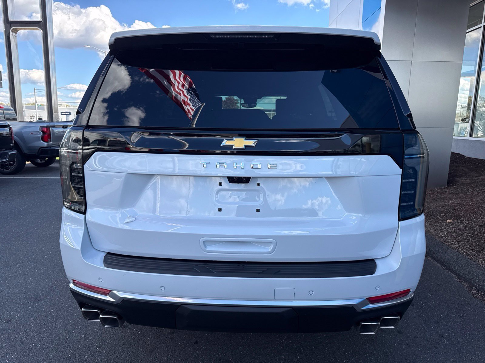 New 2026 Polar White Tricoat Chevrolet High Country Deluxe with 24in Wheels - Technology & Entertainment - Super Cruise - Panoramic Sunroof - Get Active Package image 7
