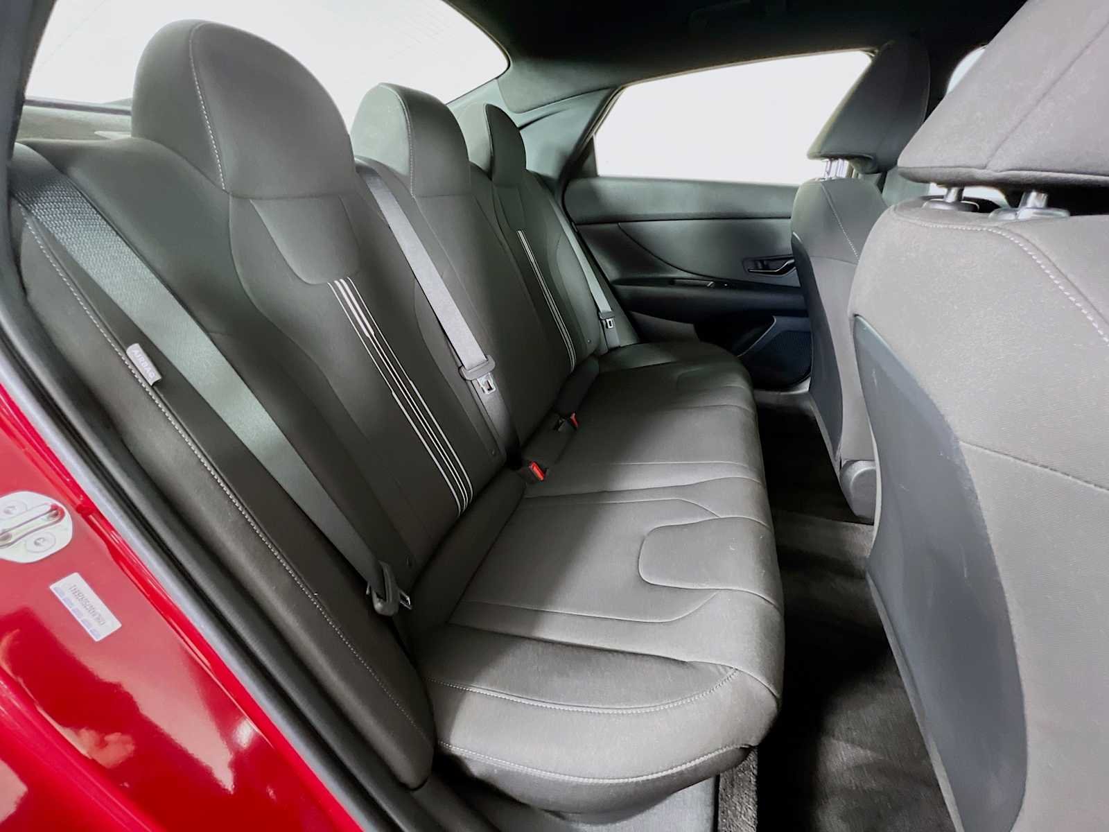 Used 2025 Ultimate Red Hyundai SEL Sport image 19
