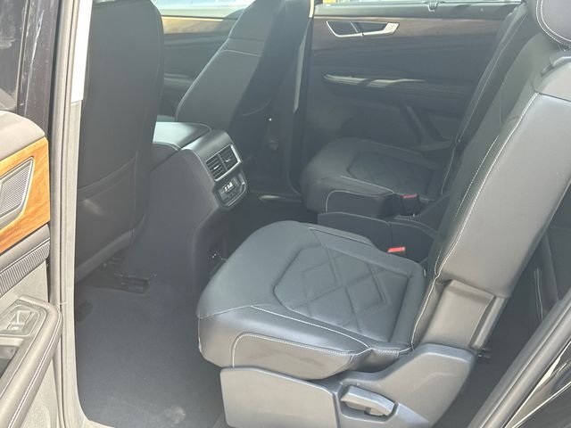 New 2026 Black Volkswagen 2.0T SE w/Technology image 21