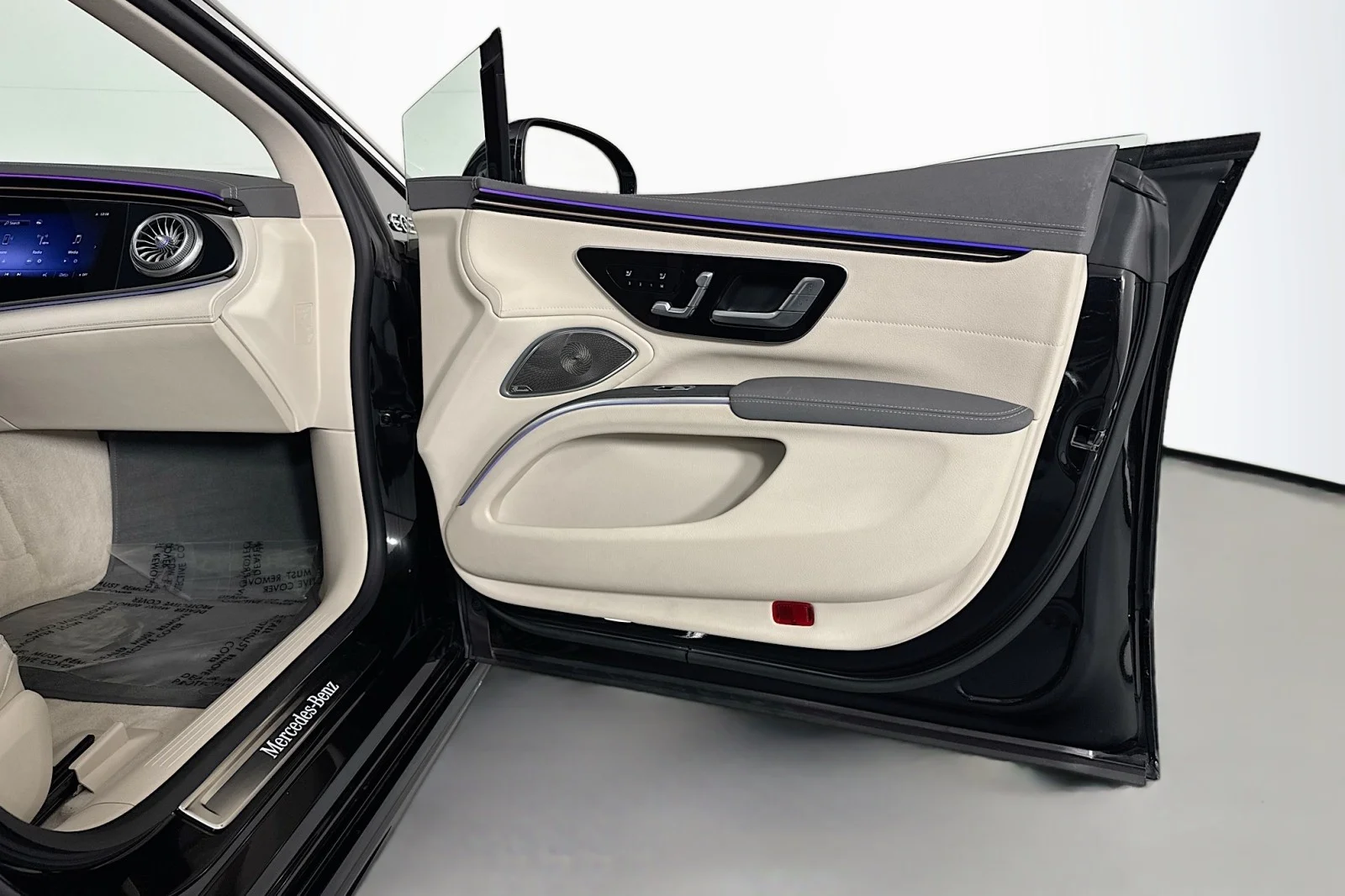 Used 2023 Obsidian Black Metallic Mercedes-Benz 580 image 22