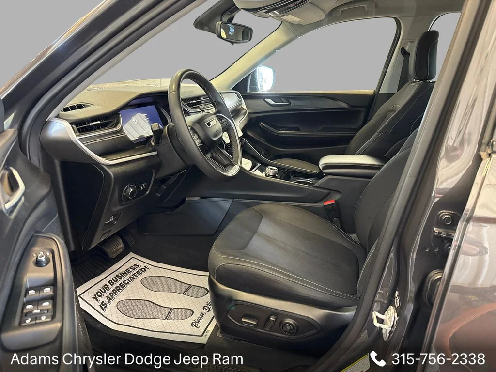 Used 2023 Gray Jeep Laredo image 14