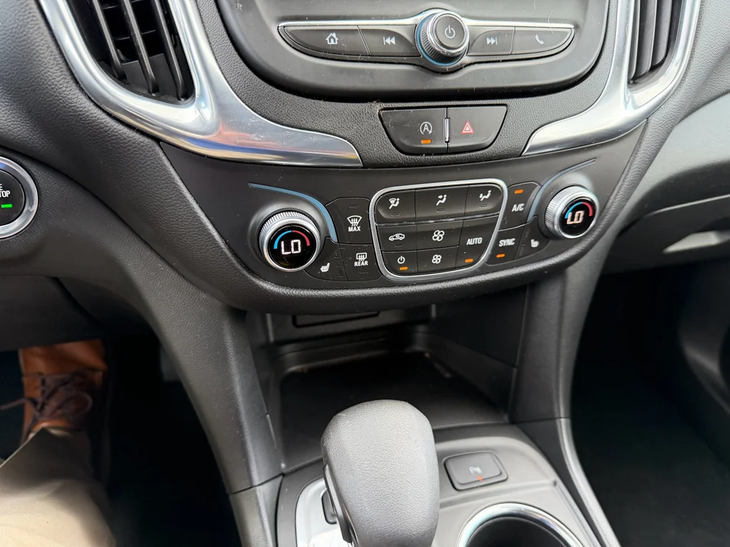 Used 2022 Silver Ice Metallic Chevrolet LT image 8