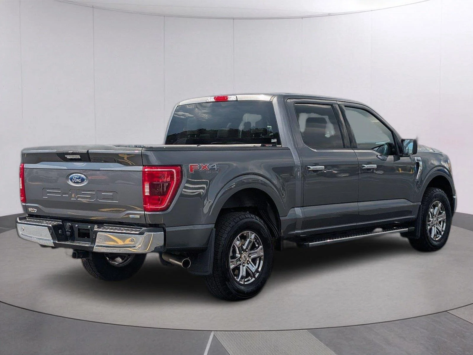 Used 2023 Carbonized Gray Ford XLT image 7
