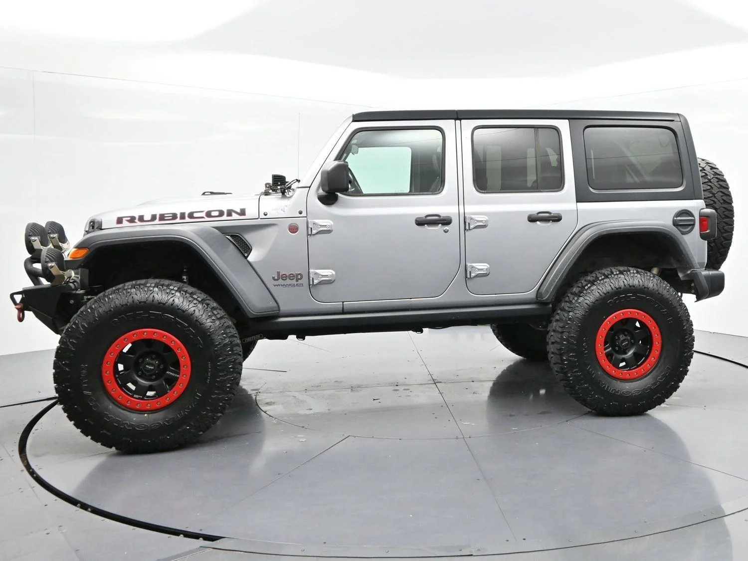 Used 2020 Billet Silver Metallic Clearcoat Jeep Rubicon image 4