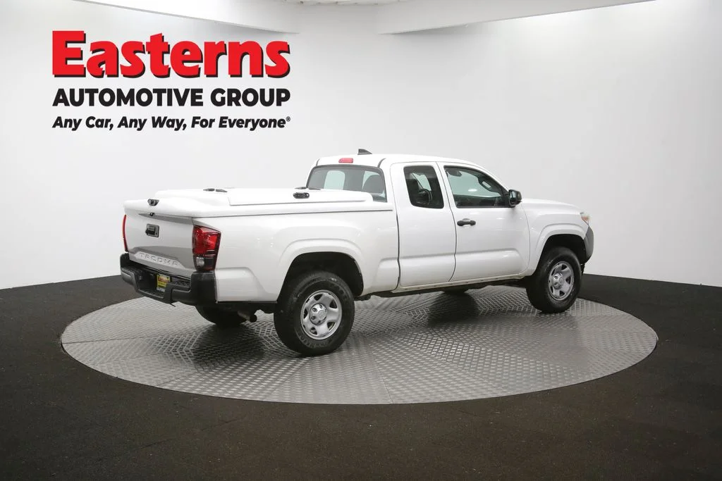 Used 2018 White Toyota SR image 39
