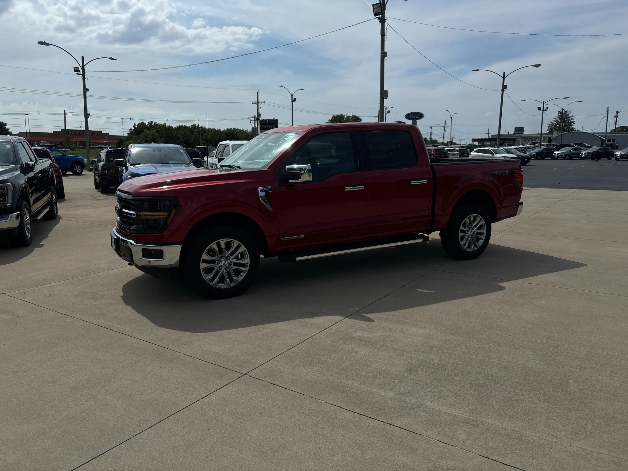 Used 2024 Rapid Red Metallic Tinted Clearcoat Ford XLT image 7