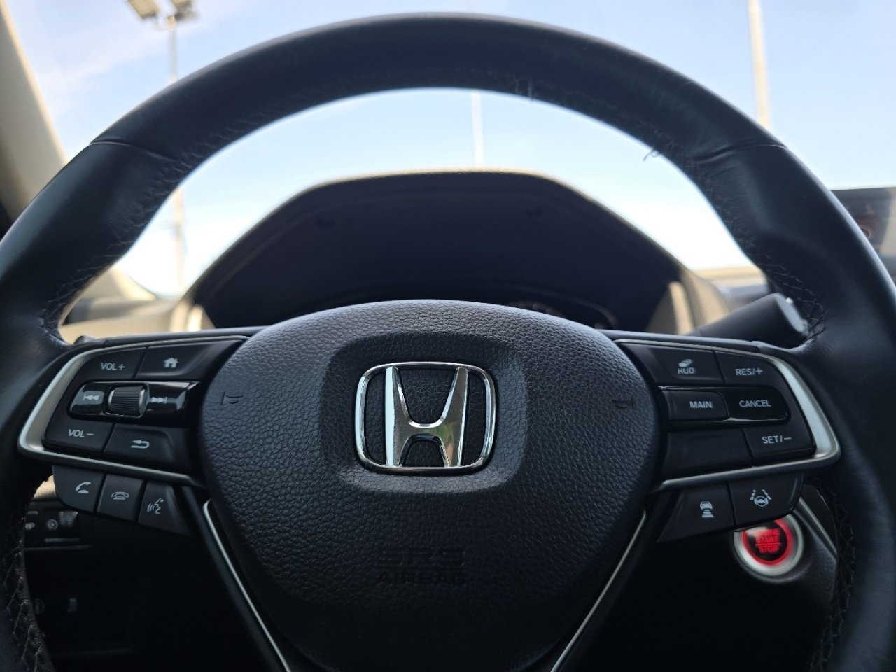 Used 2018  Honda Touring image 27
