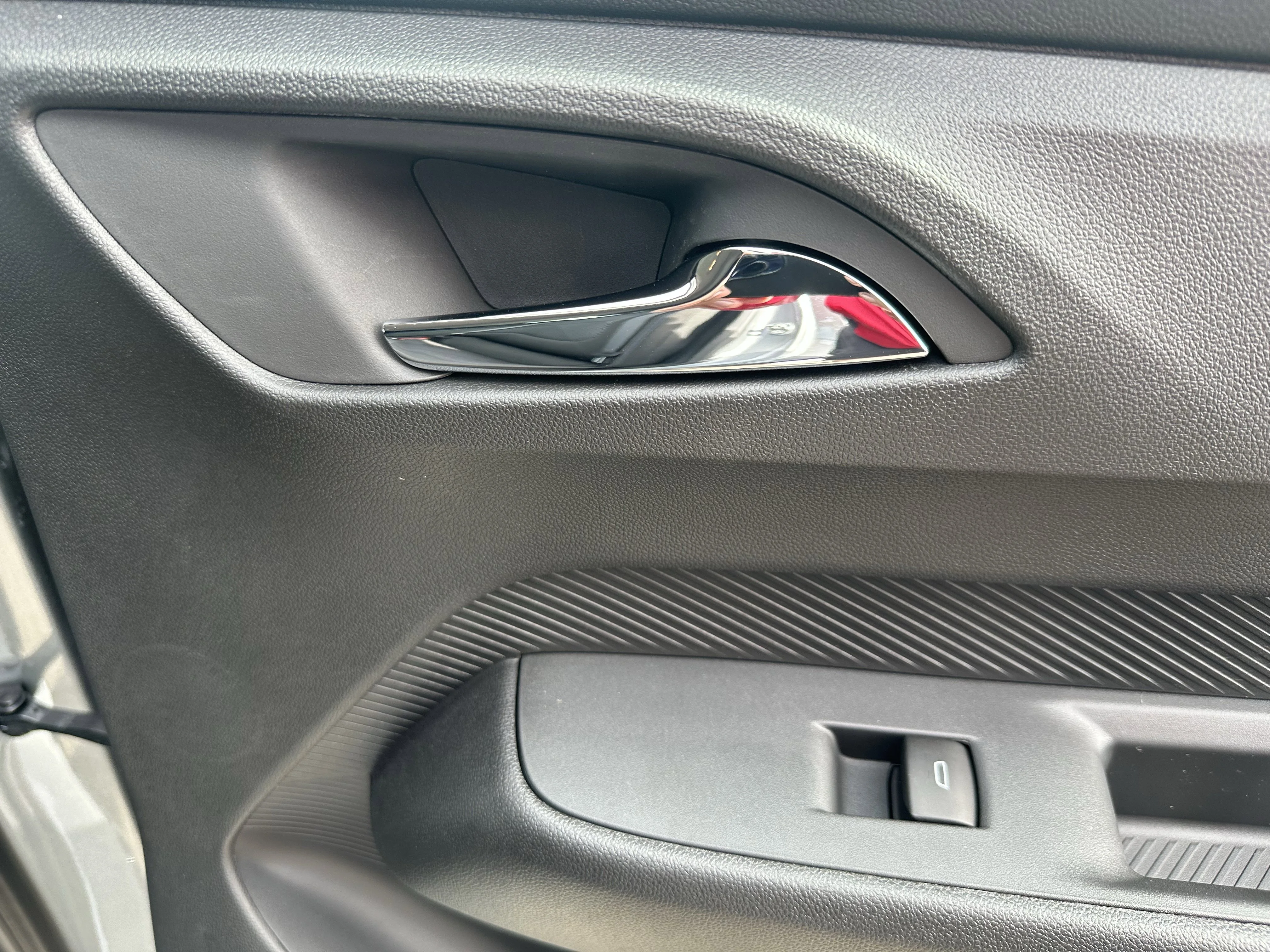 New 2027 Sterling Grey Metallic Chevrolet LT image 20