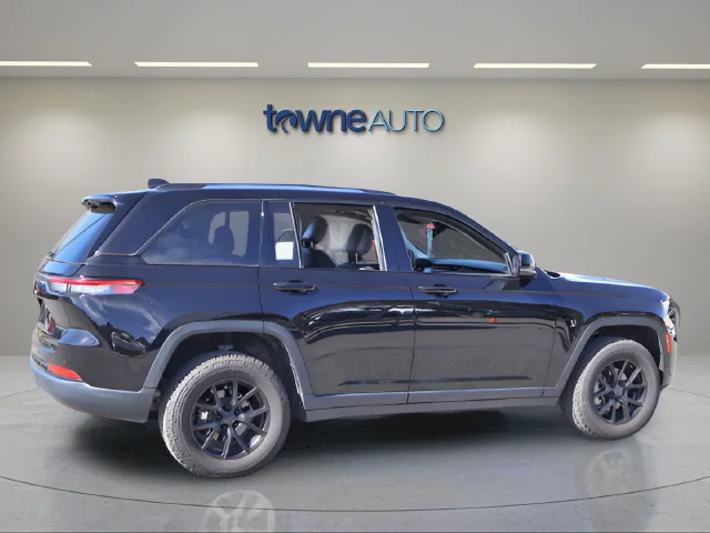 Used 2022 Black Jeep Limited image 6
