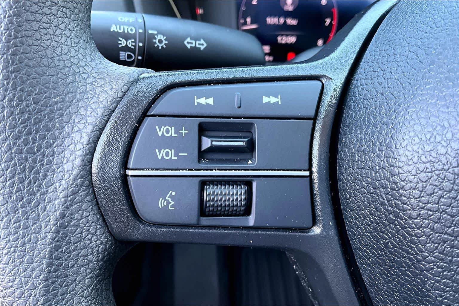 2025 Honda Accord SE - Photo 22