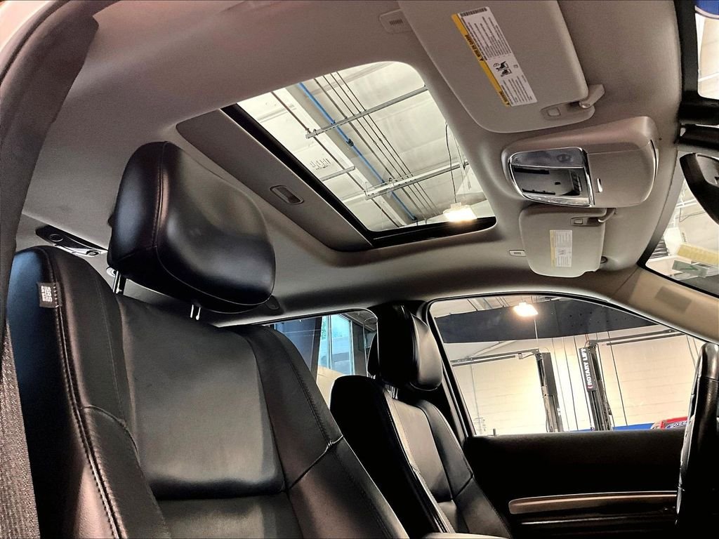 Used 2020 White Dodge SXT Plus image 23