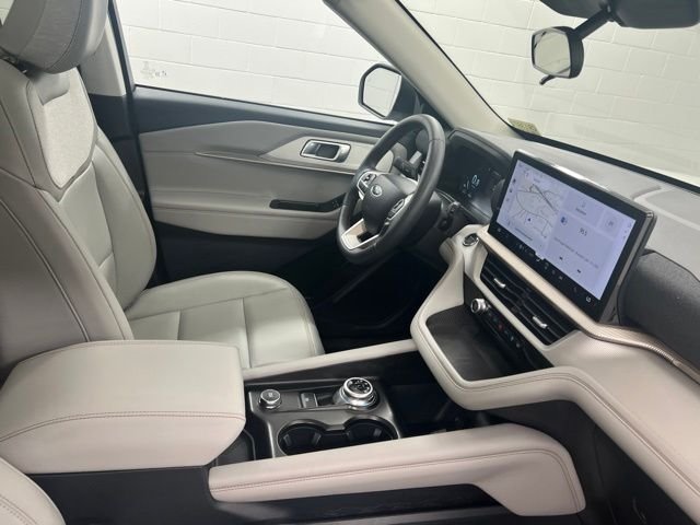 New 2026 Star White Metallic Tri-Coat Ford Active image 27