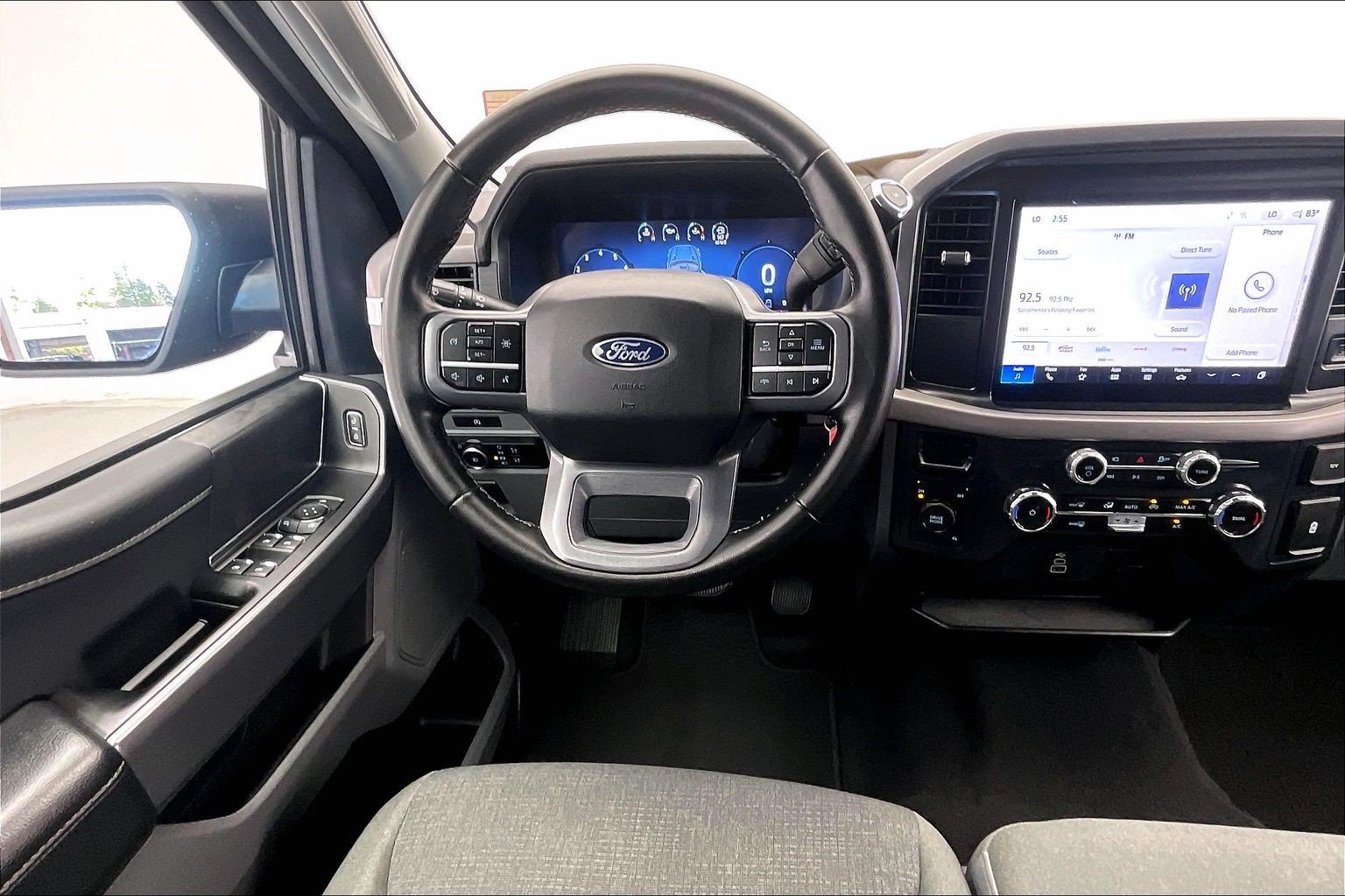 Used 2025 Agate Black Metallic Ford XLT image 4