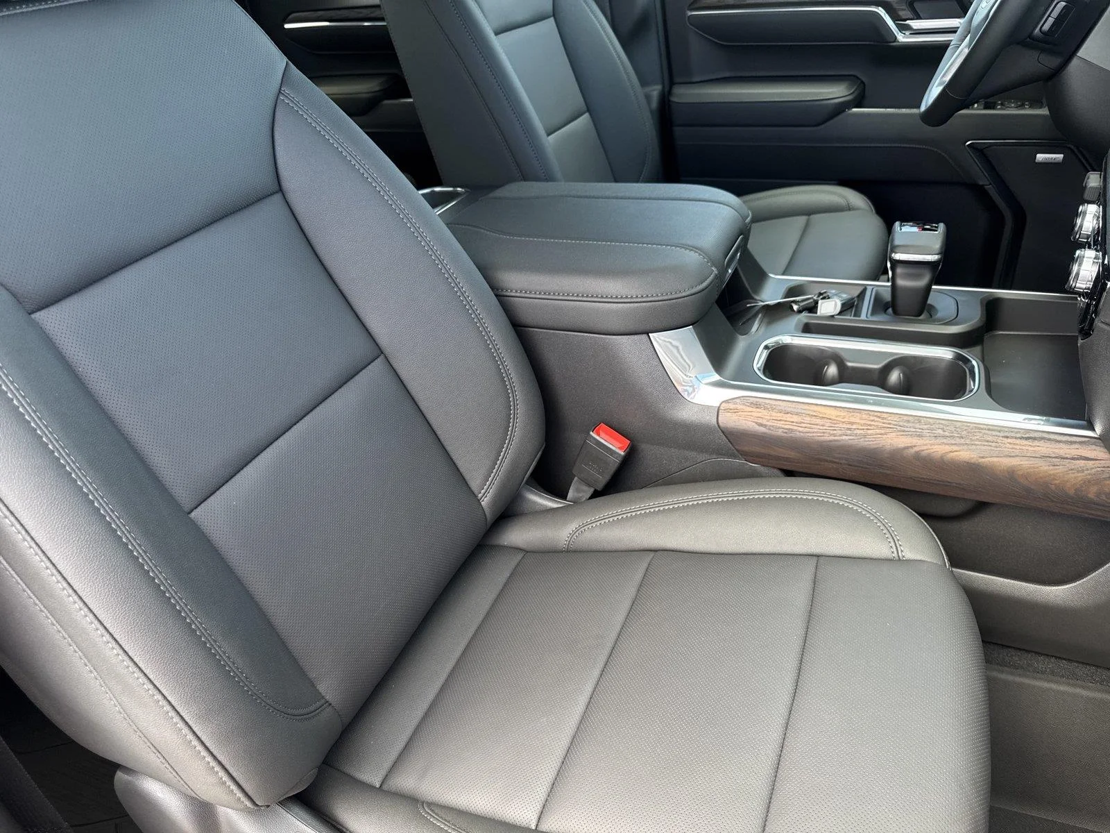 New 2026 Sterling Metallic GMC SLT image 37