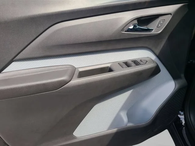 New 2027 Mosaic Black Metallic Chevrolet LT image 13