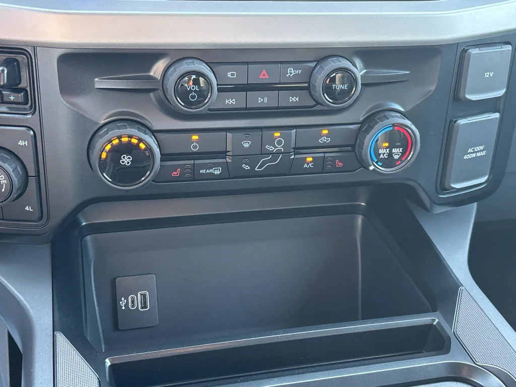 New 2026 Oxford White Ford F-250® XLT image 20