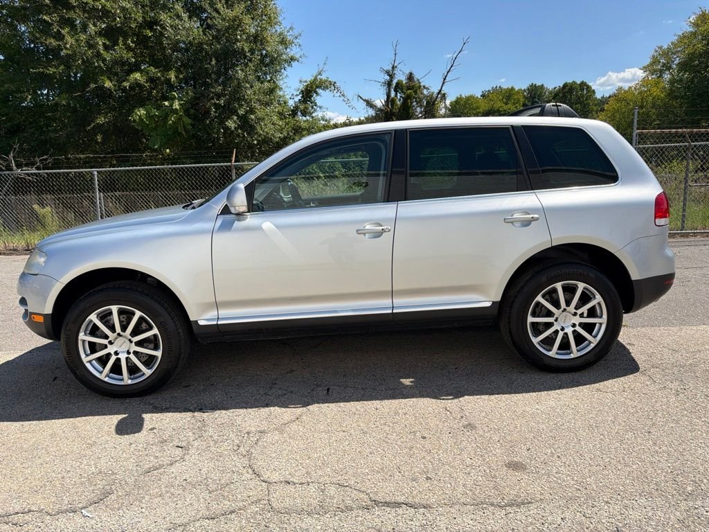Used 2006 Silver Volkswagen V10 TDI image 5