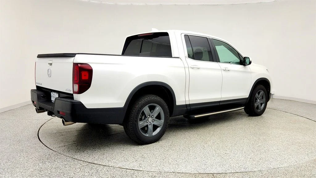 Used 2023 Platinum White Pearl Honda RTL AWD image 5