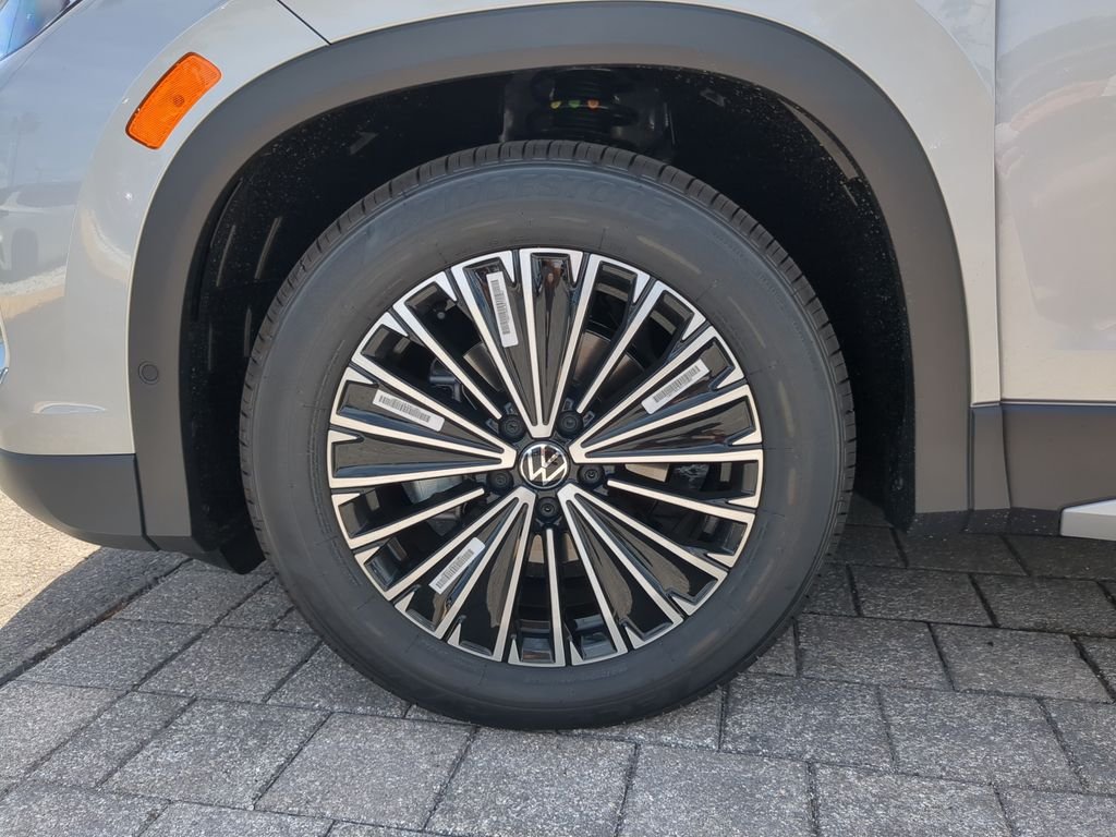 New 2026 Silver Volkswagen S image 29