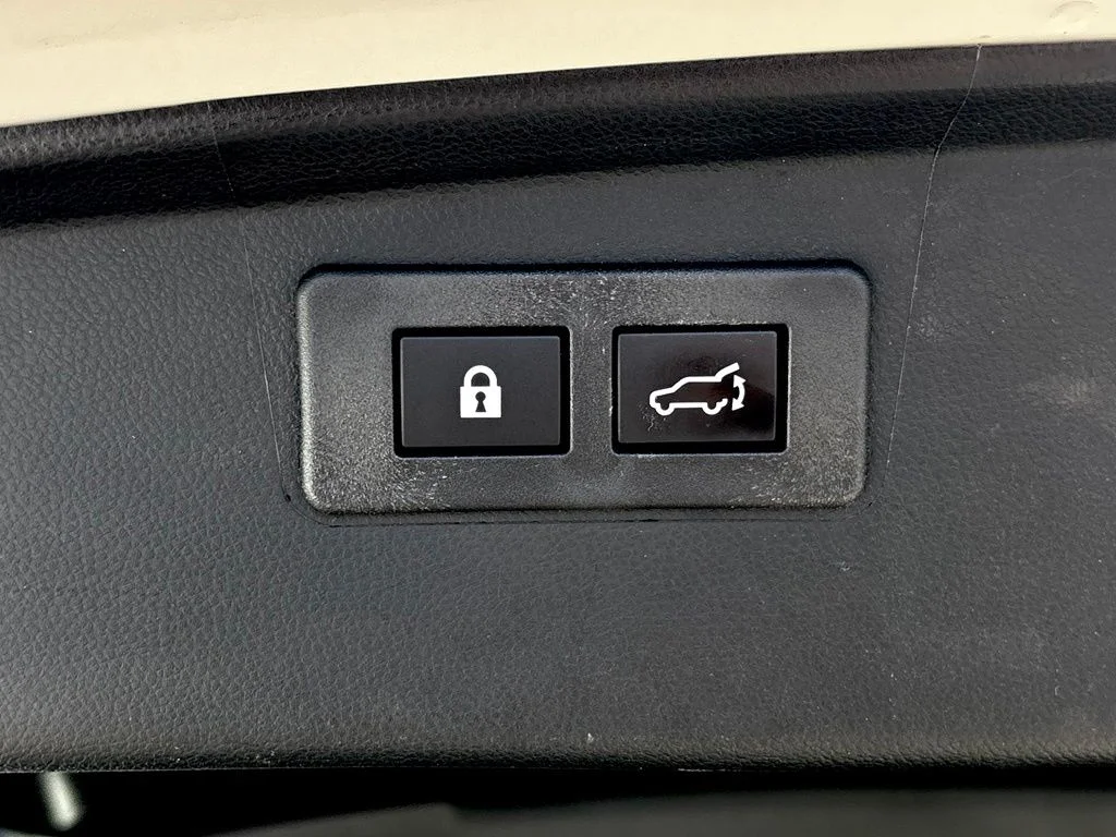 Used 2024 White Subaru Wilderness image 28