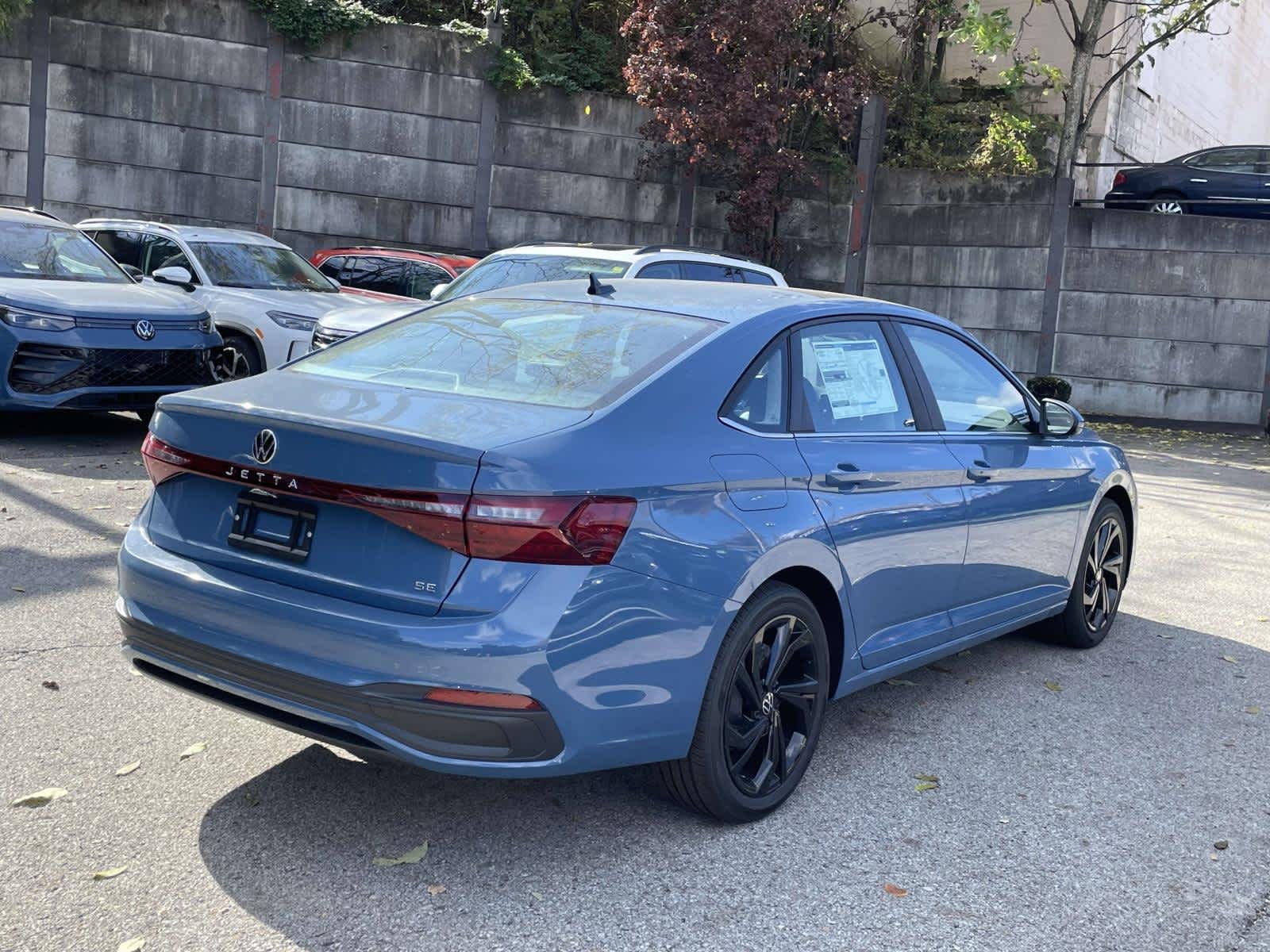 New 2027 MONTEREY BLUE PEARL Volkswagen SE image 7