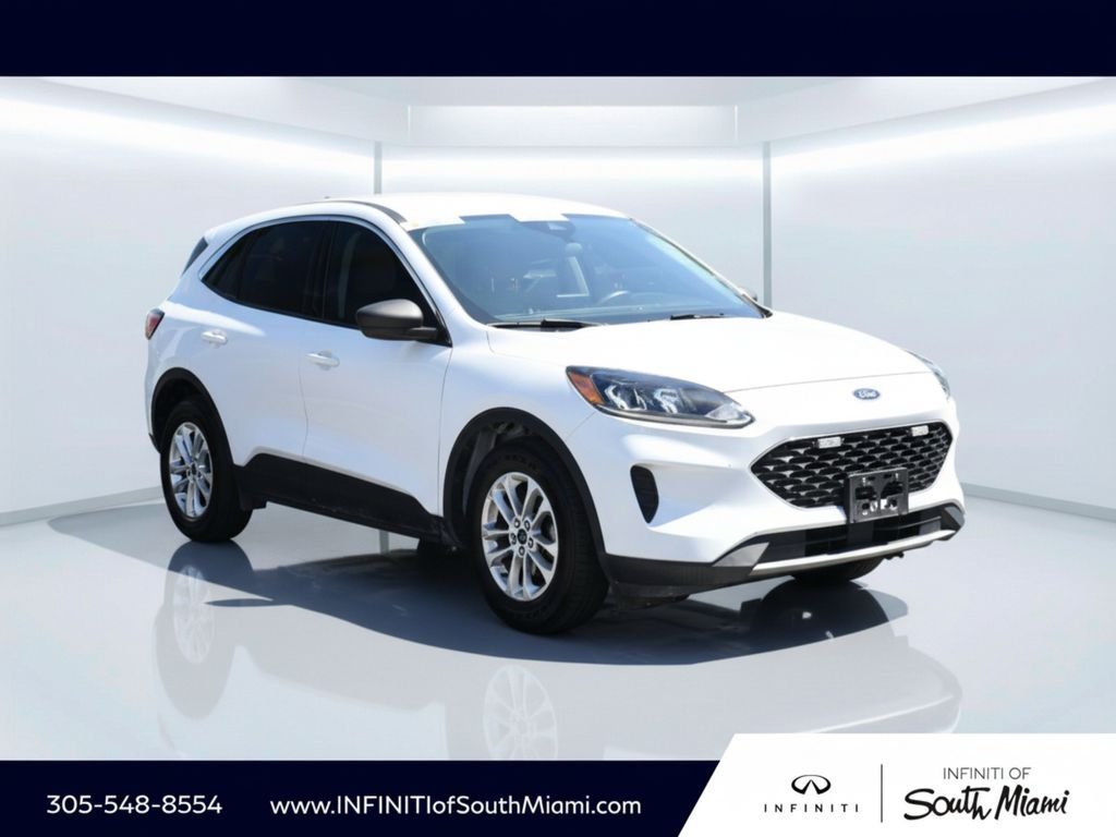 Used 2022 White Ford SE image 3