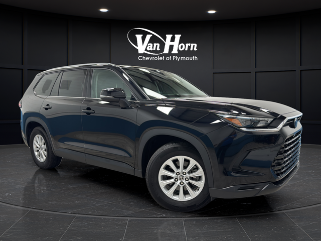 Used 2025 Midnight Black Metallic Toyota XLE image 1