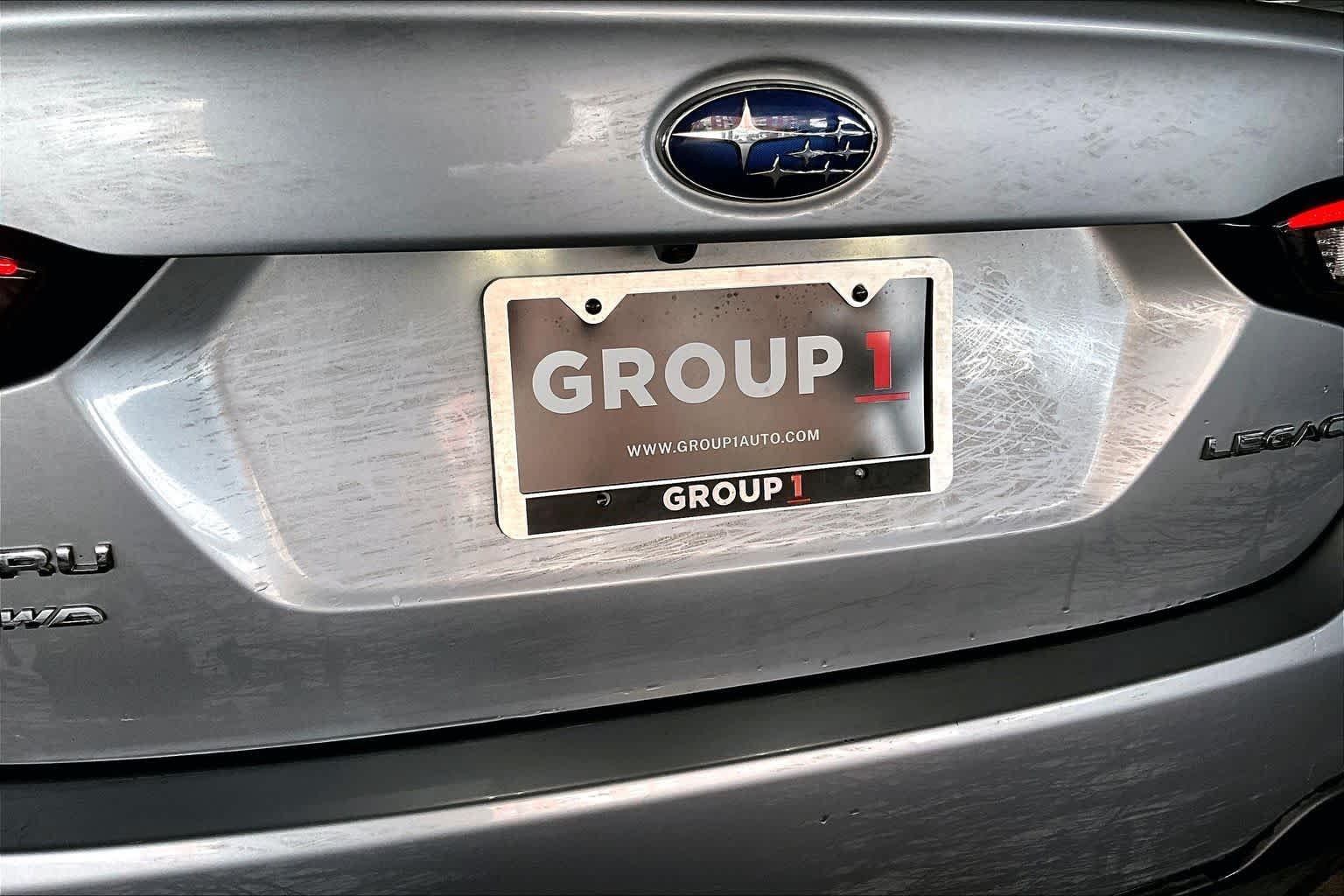 Used 2022 Ice Silver Metallic Subaru Premium image 9