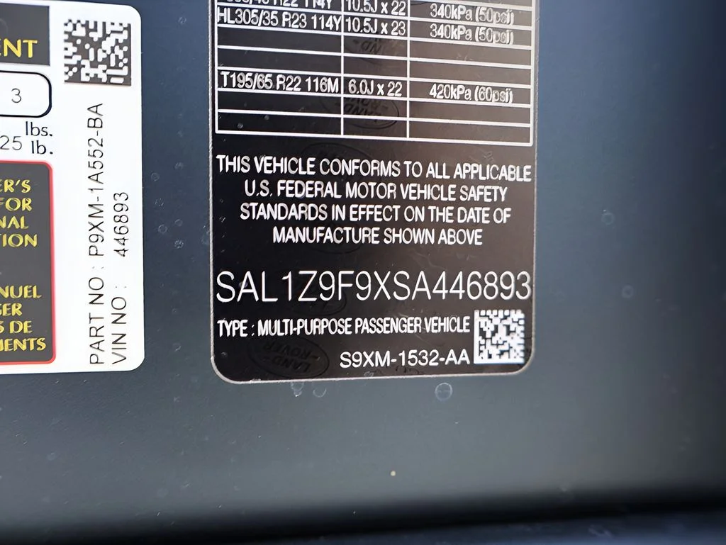 Certified Used 2025 Blue Nebula in Matte Land Rover SV Edition Two image 47