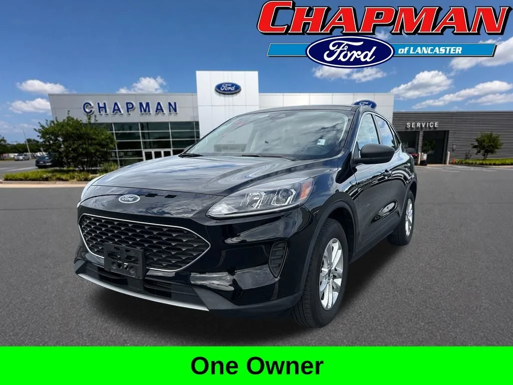 Used 2022 Black Metallic Ford SE image 1
