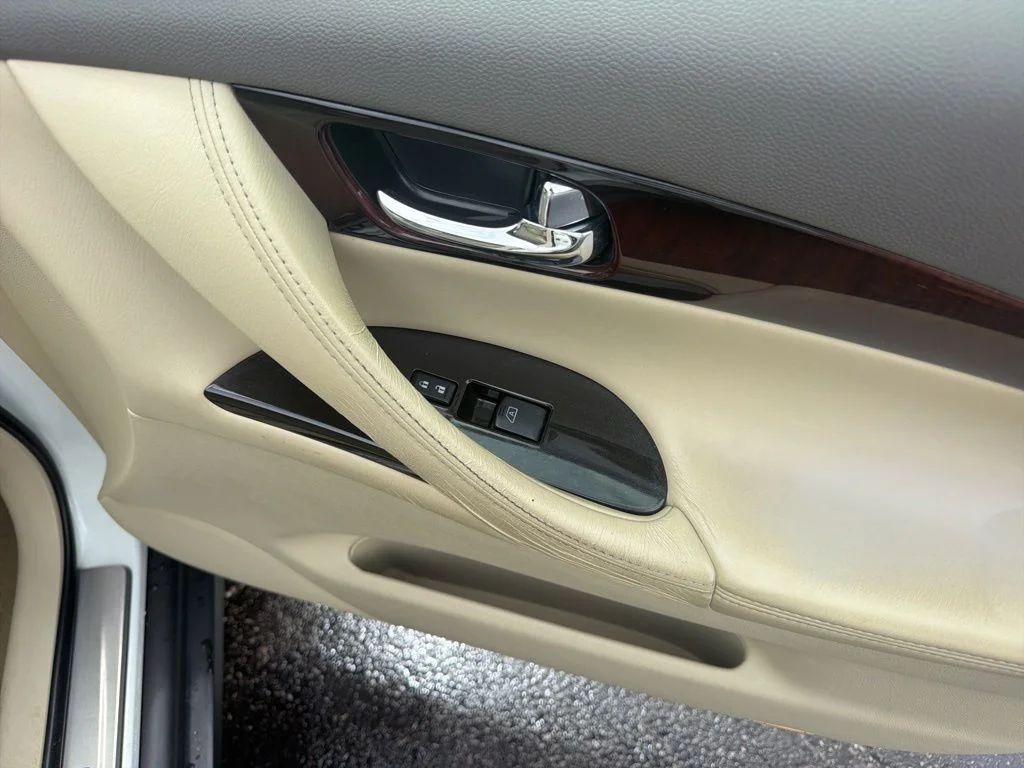 Used 2014 White INFINITI Journey image 36