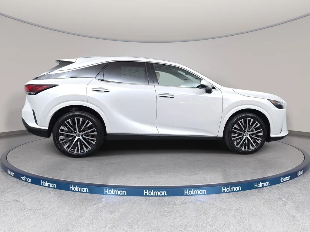 New 2026 Eminent White Pearl Lexus PREMIUM PLUS image 4