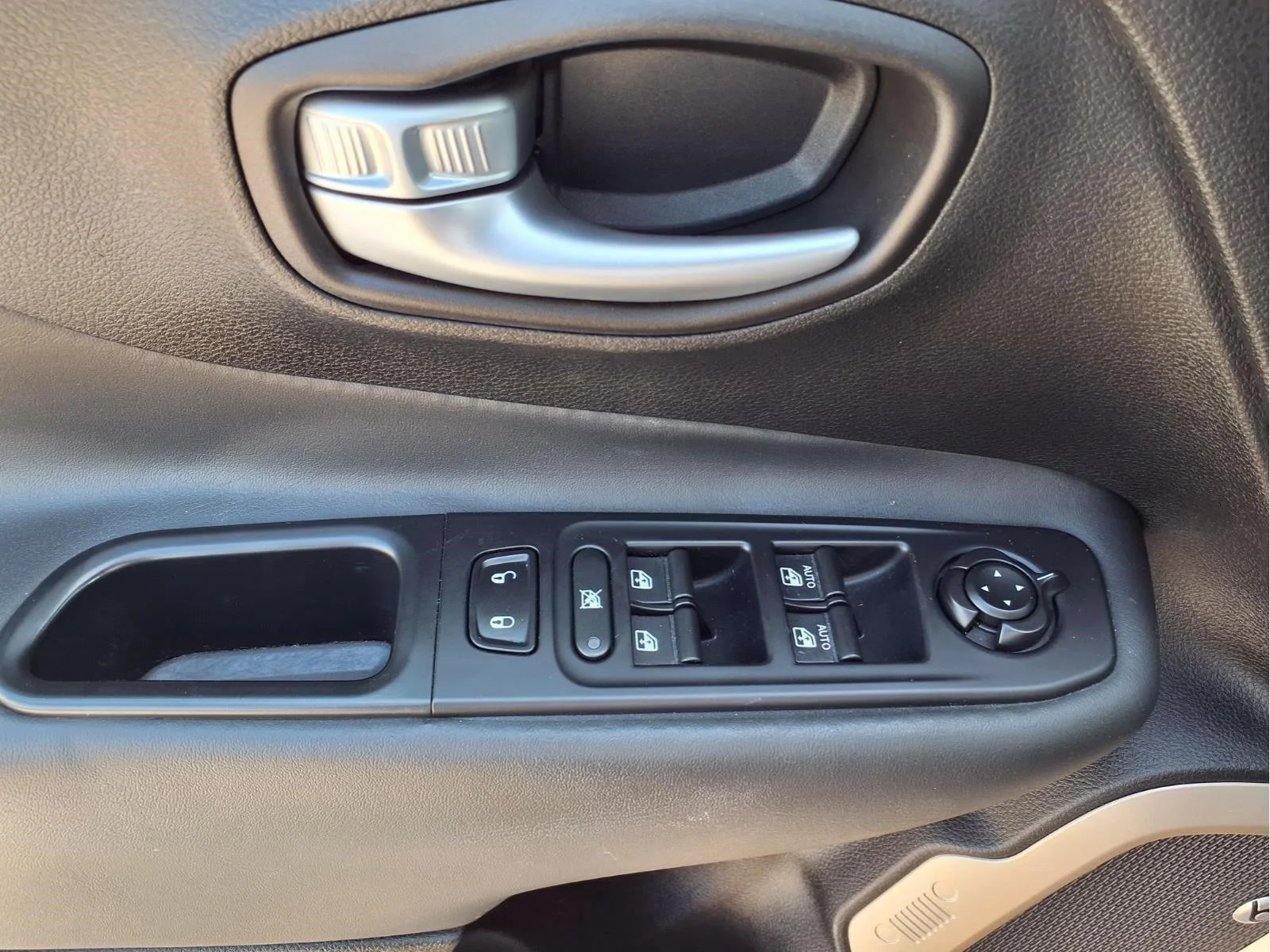 Used 2017 Anvil Jeep Limited image 19