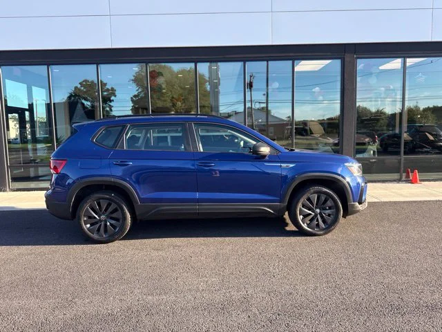 Used 2023 Blue Volkswagen 1.5T S image 2