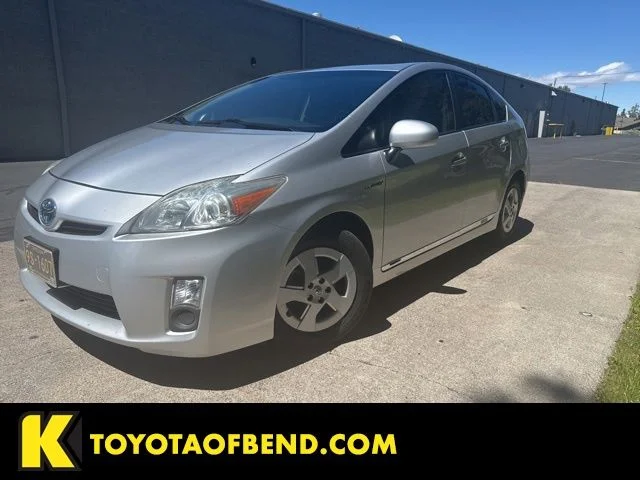 2010 Toyota Prius III's photo