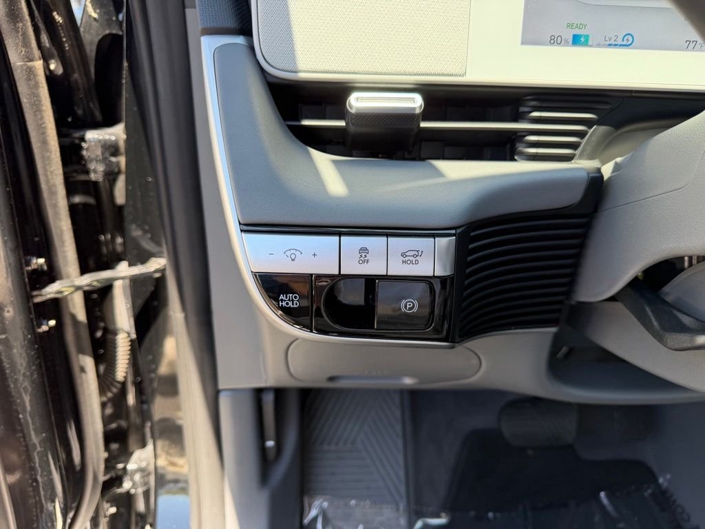 Used 2023 Abyss Black Hyundai Limited image 17