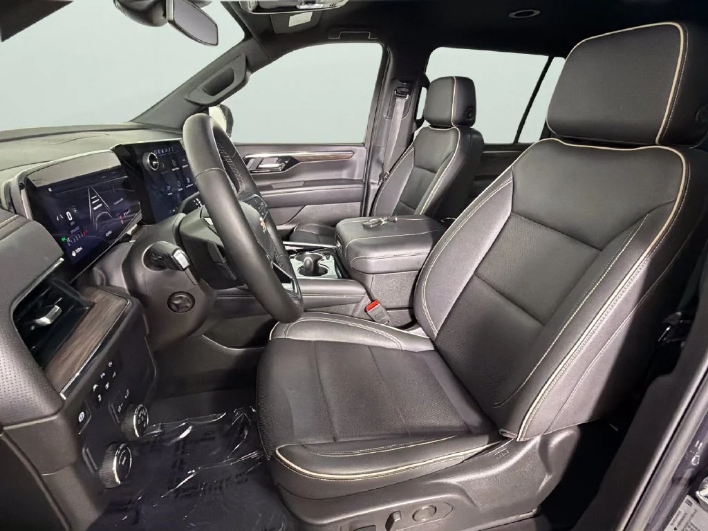 2025 Chevrolet Suburban Premier - Photo 17