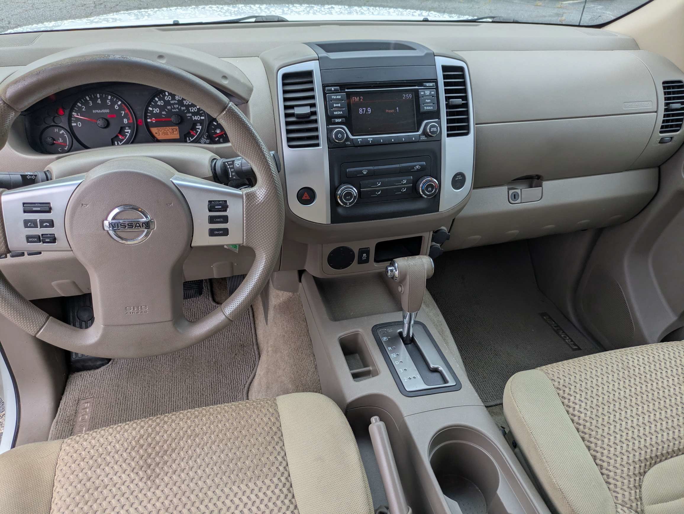 Used 2015 White Nissan SV image 11
