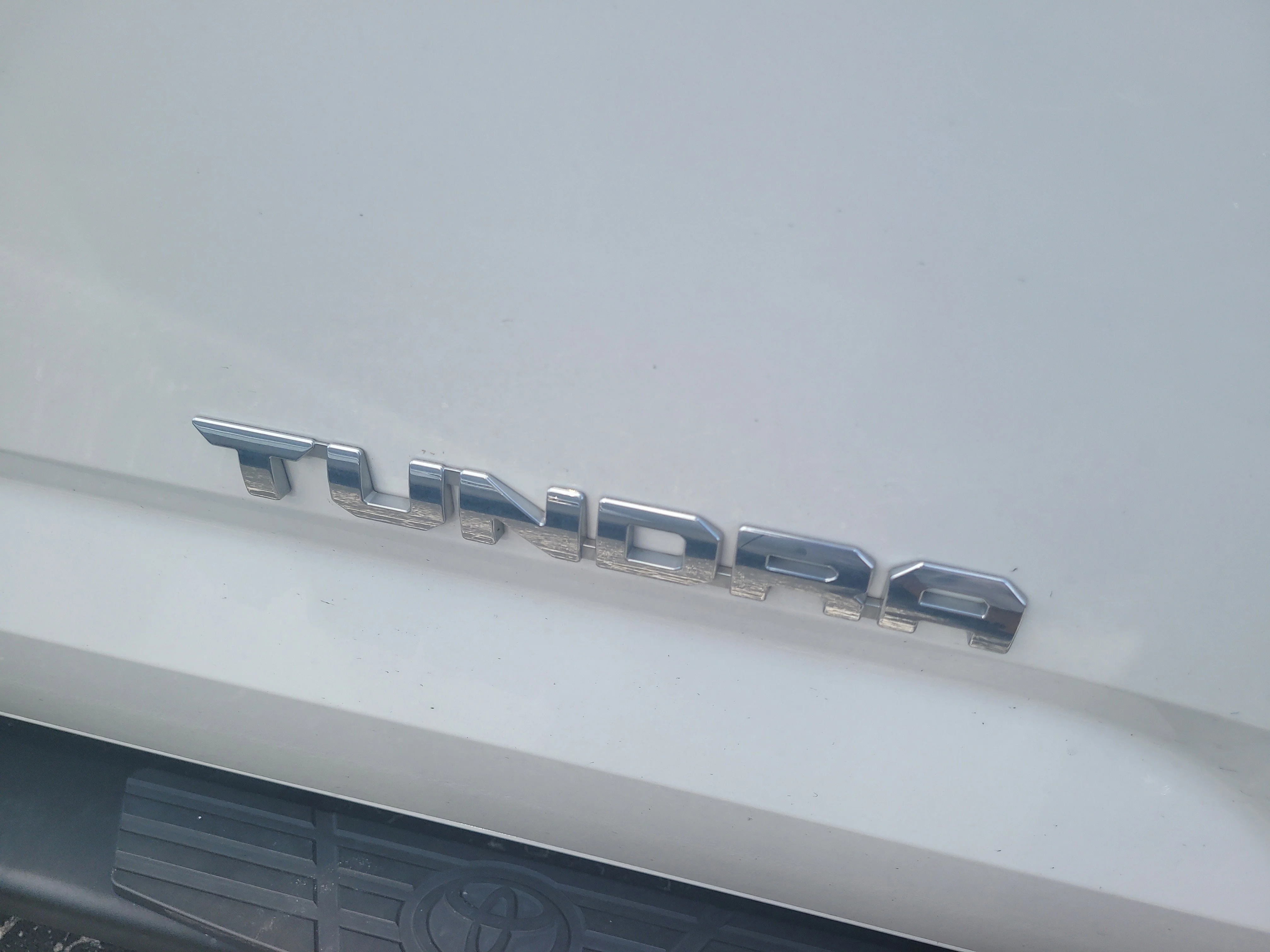 Used 2024 Ice Toyota SR5 image 9