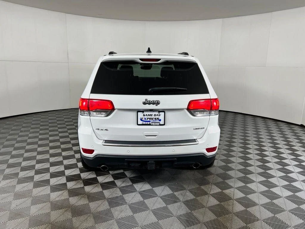 Used 2018 Bright White Clearcoat Jeep Limited image 3