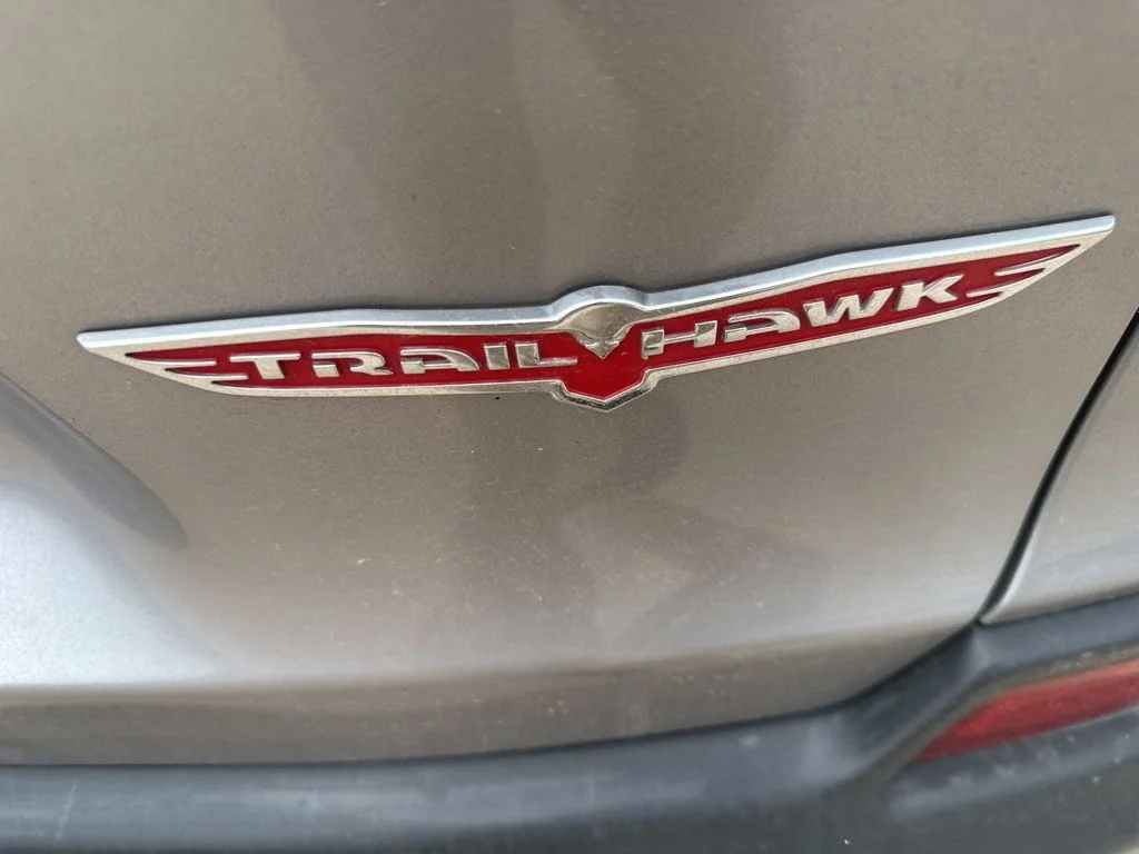 Used 2020 Silver Jeep Trailhawk image 27