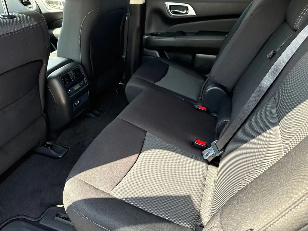 Used 2020 Glacier White Nissan S image 16