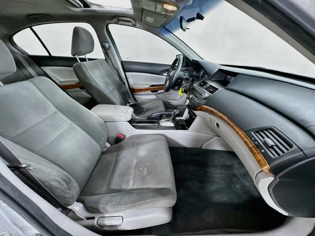 Used 2012 Alabaster Silver Metallic Honda EX image 31