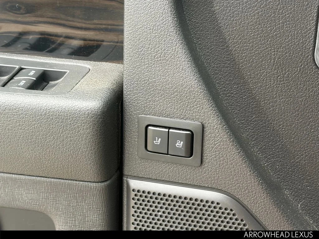 Used 2019 White Ford SEL image 21