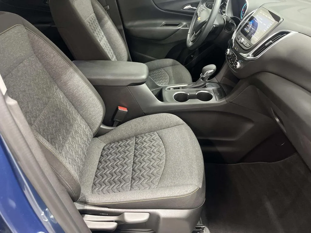 Used 2024 Lakeshore Blue Metallic Chevrolet LT image 29