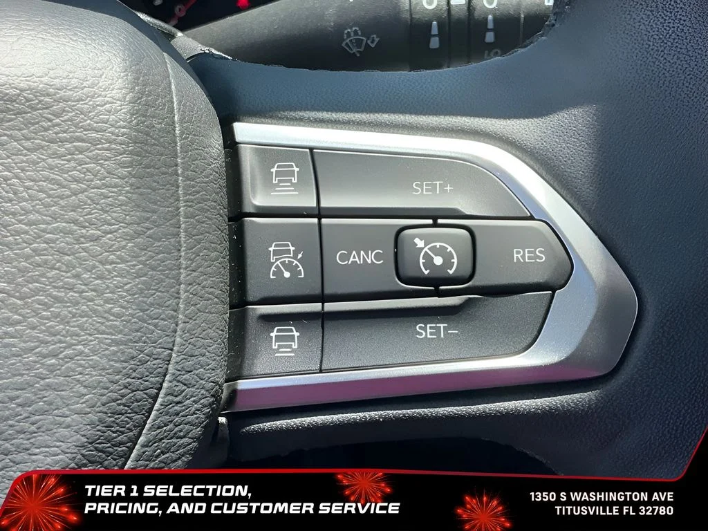 Used 2025 Silver Jeep Limited image 27