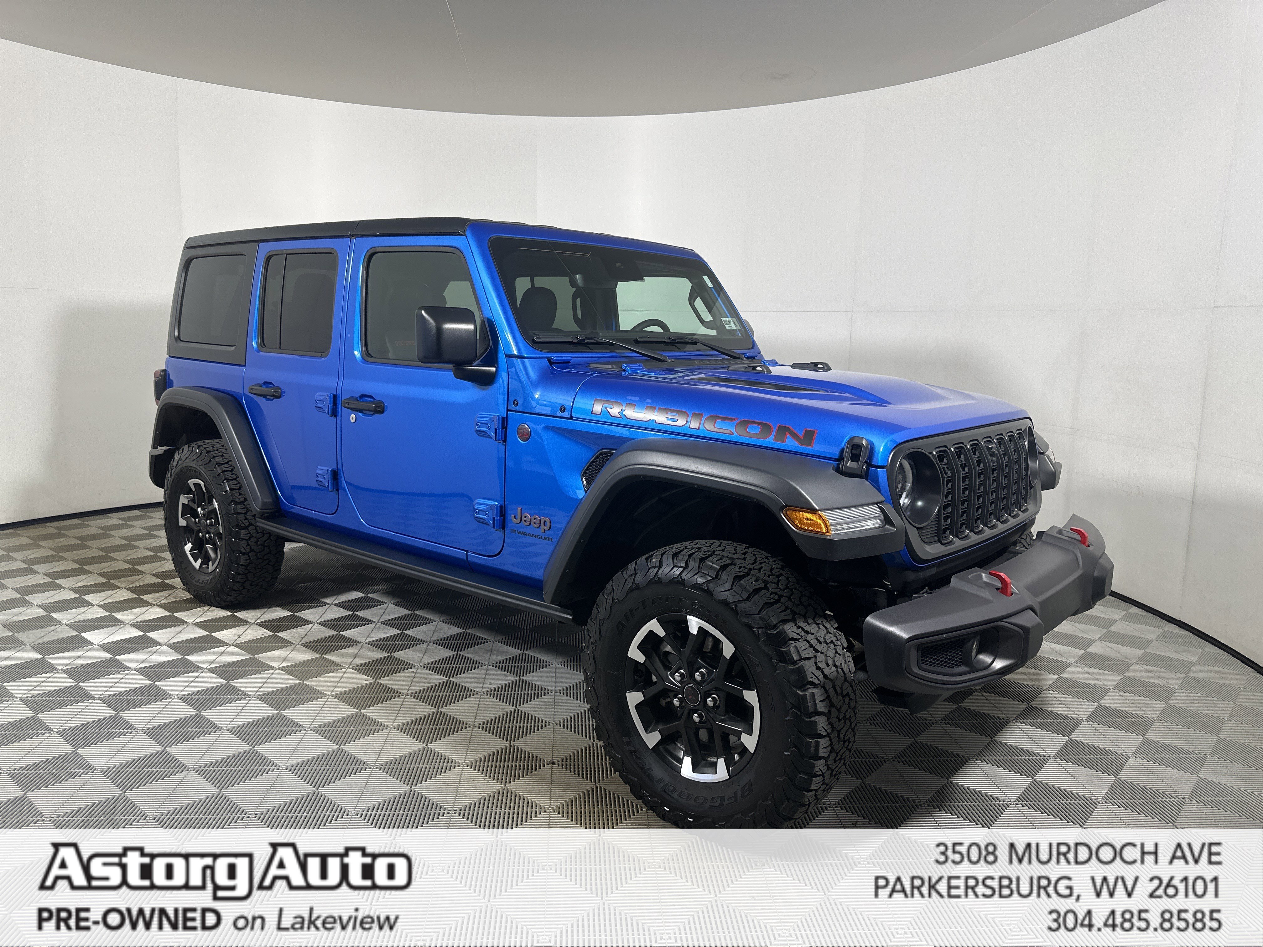 Used 2025 Hydro Blue Pearlcoat Jeep Rubicon image 1