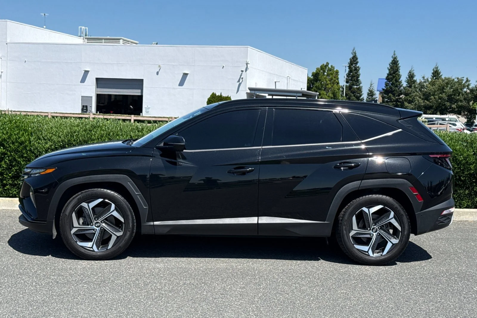 Used 2022 Phantom Black Hyundai Limited image 7
