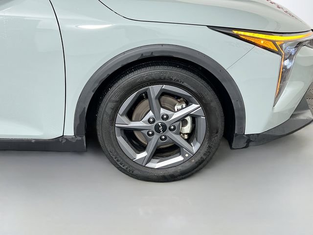 2025 Kia K4 LXS - Photo 35